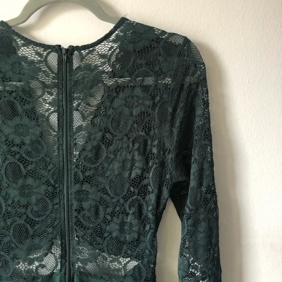 Privy Beautiful green dress with lace design - Picture 6 of 11